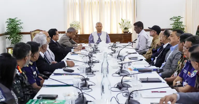 প্রধান উপদেষ্টা ও নির্বাচনী প্রস্তুতি সংক্রান্ত উচ্চ পর্যায়ের সদস্যরা